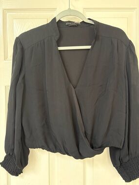 Alice + Olivia Silk V Neck Black Top Size Medium Long Sleeve #154
